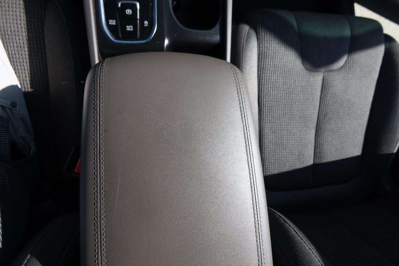 Hyundai Santa Fe SEL 2.4L Auto FWD 2019