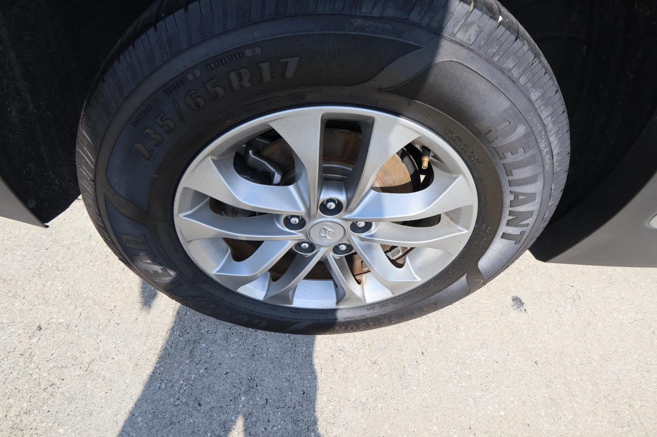 Hyundai Santa Fe SEL 2.4L Auto FWD 2019