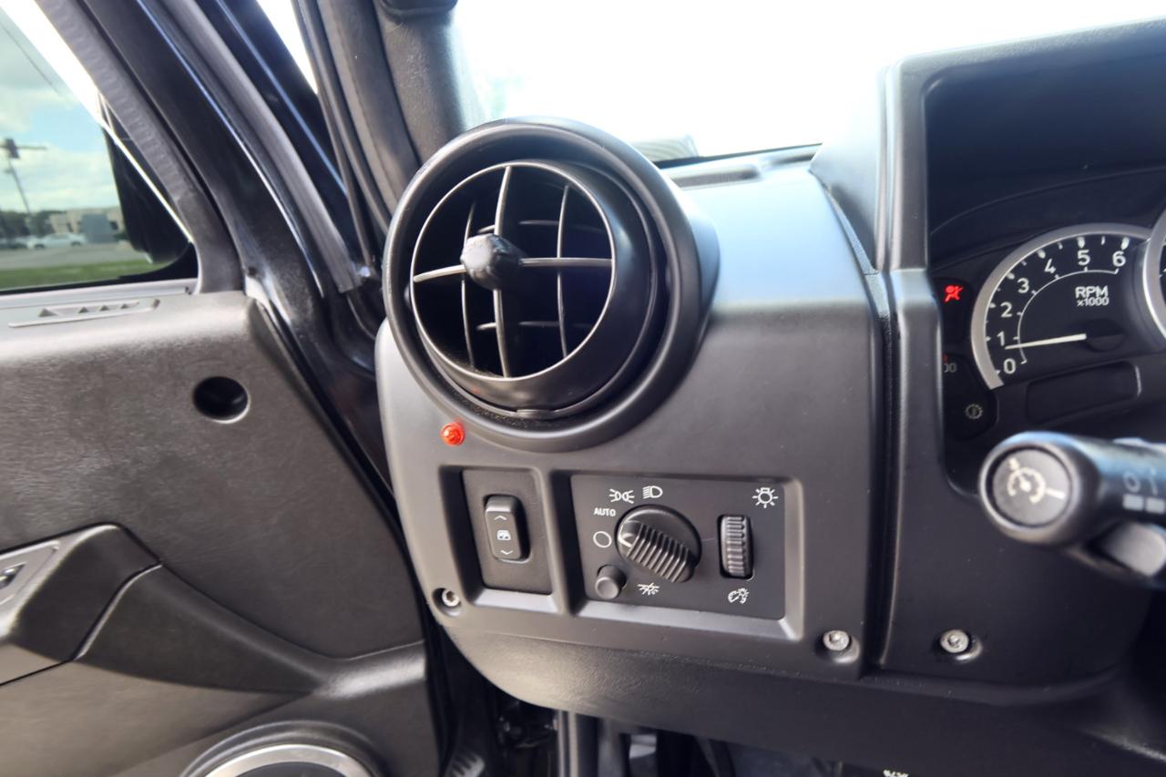 HUMMER H2 4dr Wgn 4WD SUT 2006