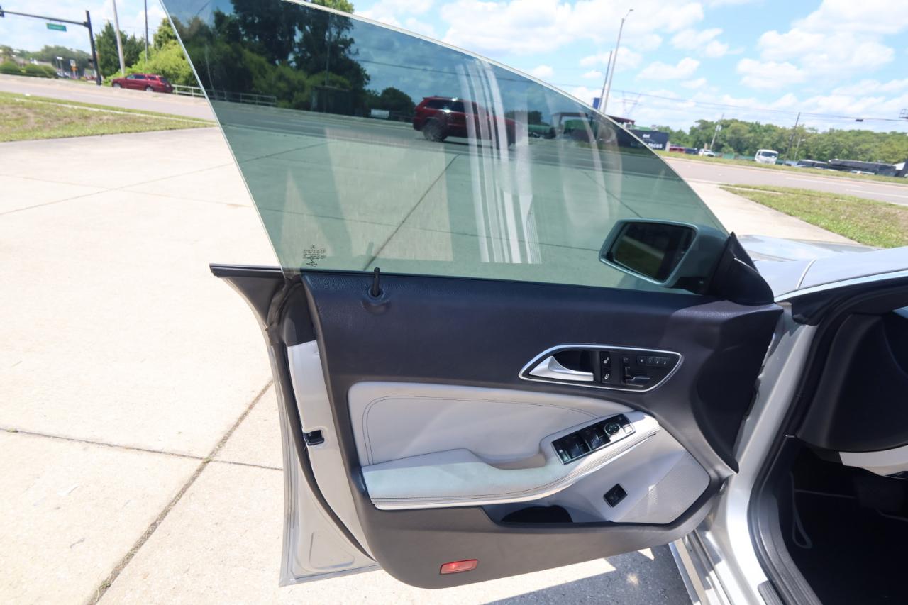 Mercedes-Benz CLA-Class 4dr Sdn CLA 250 FWD 2014