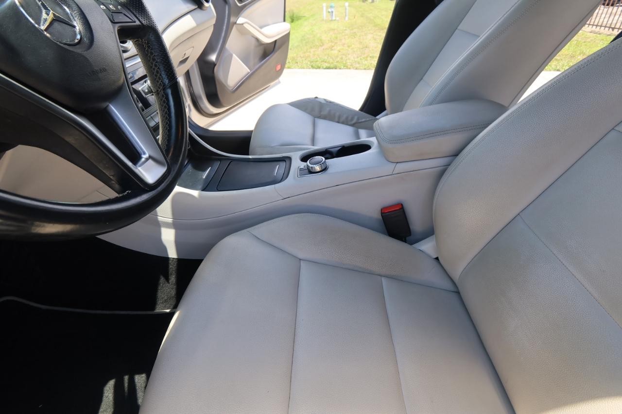 Mercedes-Benz CLA-Class 4dr Sdn CLA 250 FWD 2014