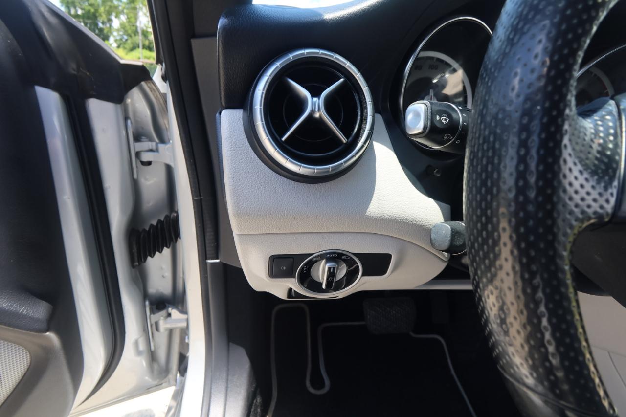 Mercedes-Benz CLA-Class 4dr Sdn CLA 250 FWD 2014