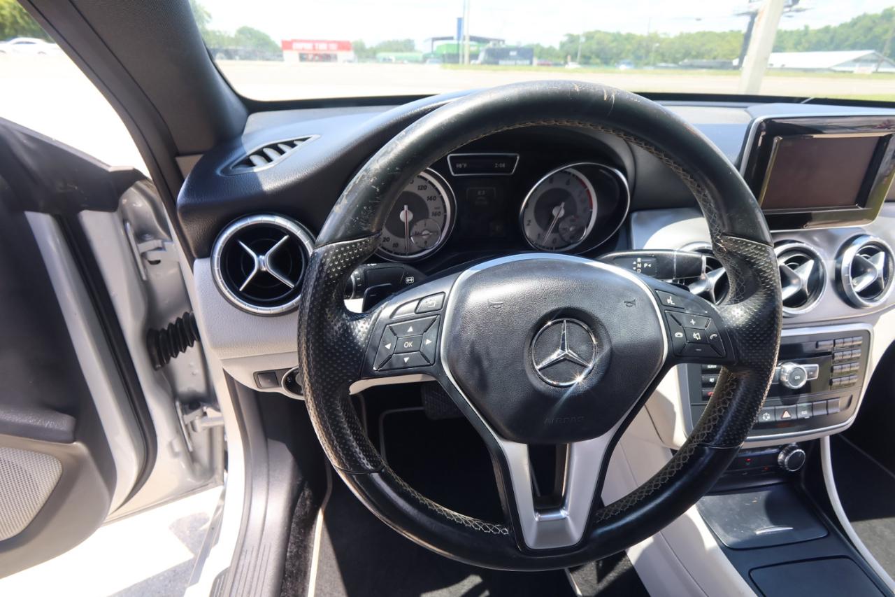 Mercedes-Benz CLA-Class 4dr Sdn CLA 250 FWD 2014