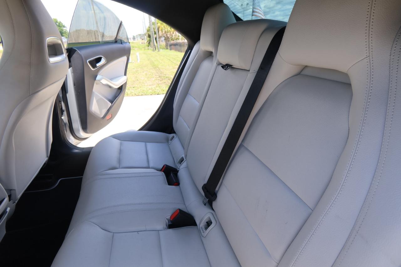 Mercedes-Benz CLA-Class 4dr Sdn CLA 250 FWD 2014