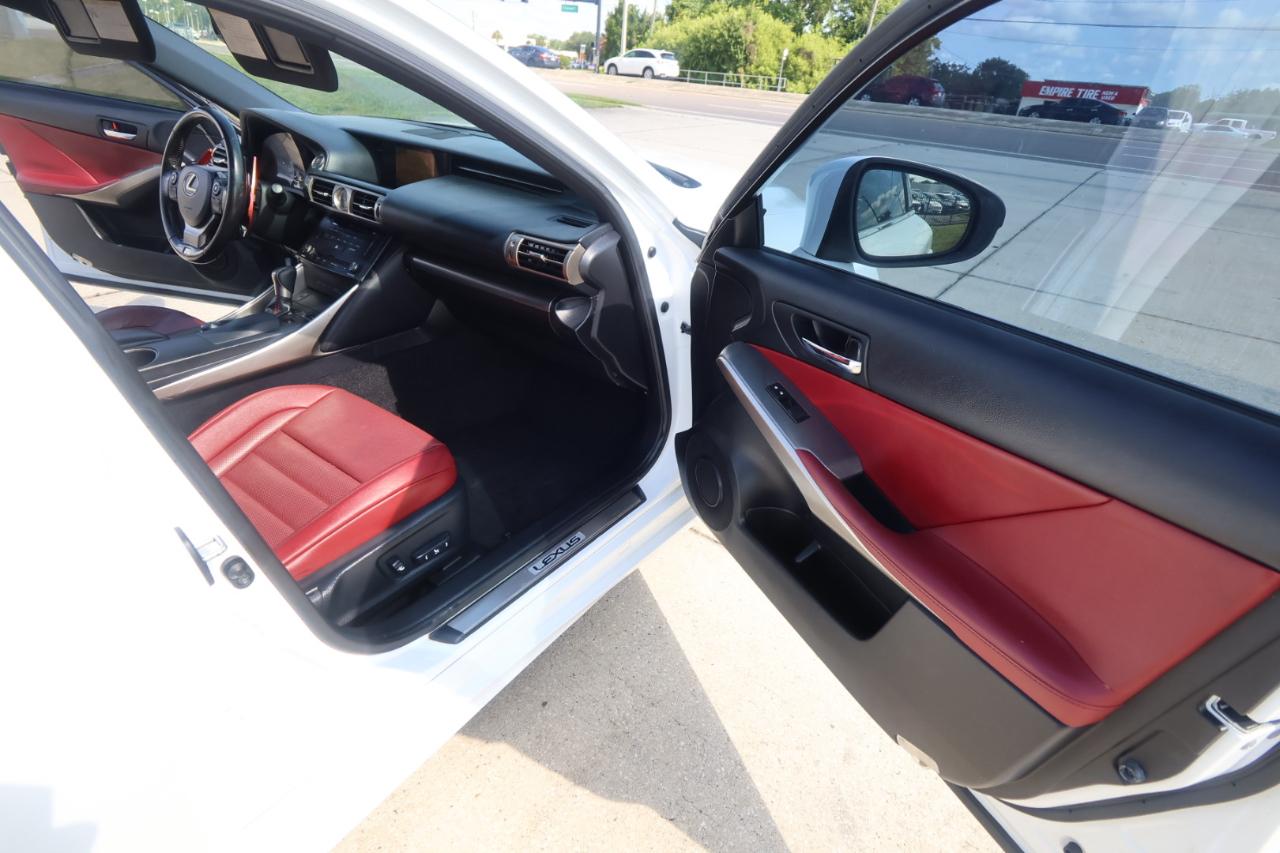 Lexus IS 200t 4dr Sdn 2016