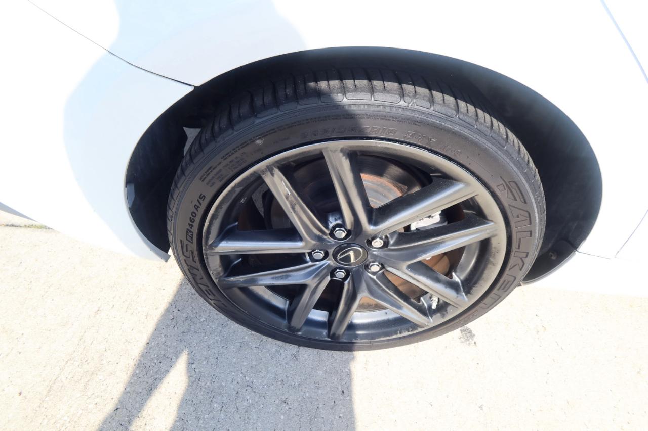 Lexus IS 200t 4dr Sdn 2016