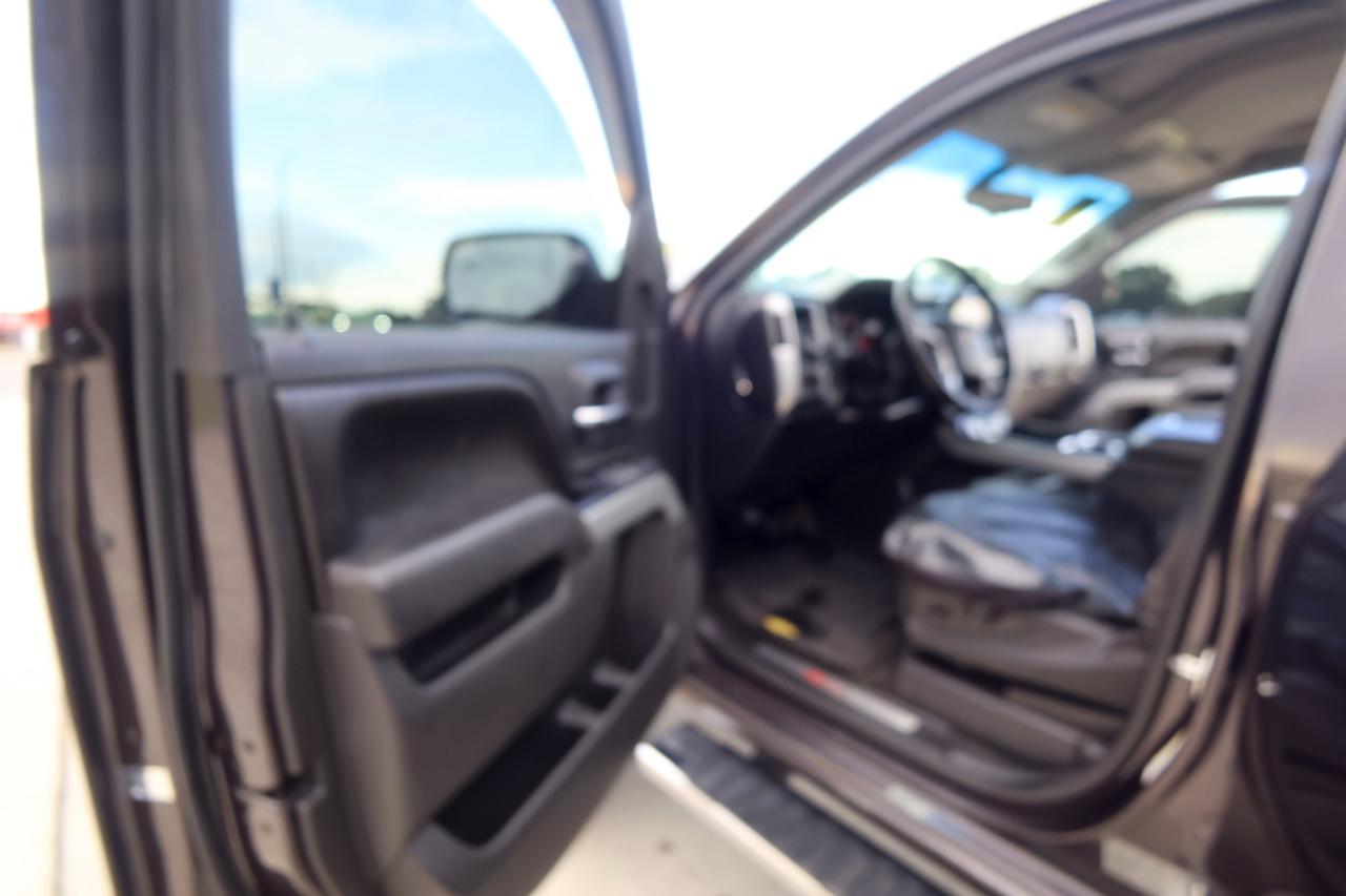 Chevrolet Silverado 1500 4WD Crew Cab 143.5" LT w/2LT 2015
