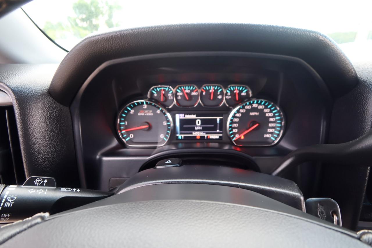 Chevrolet Silverado 1500 4WD Crew Cab 143.5" LT w/2LT 2015