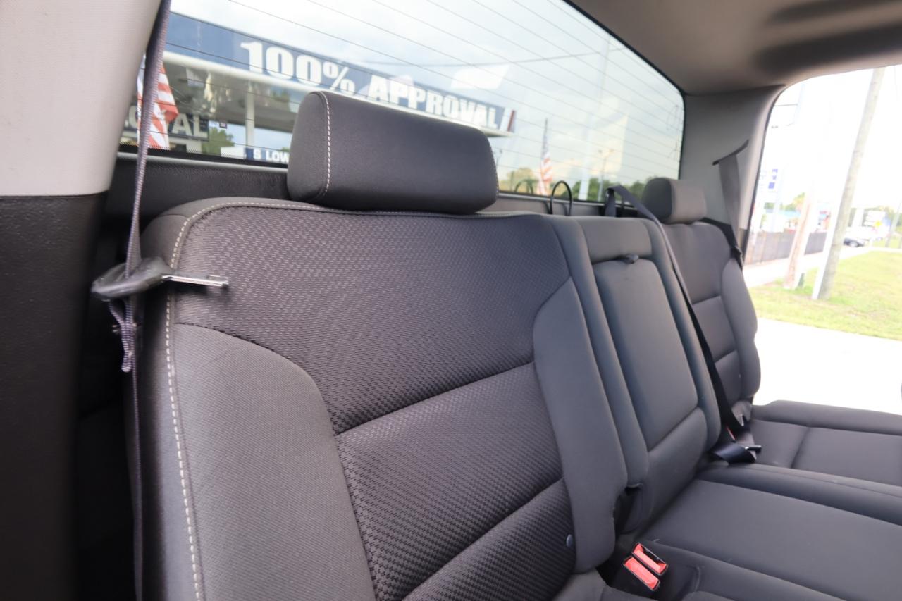Chevrolet Silverado 1500 4WD Crew Cab 143.5" LT w/2LT 2015
