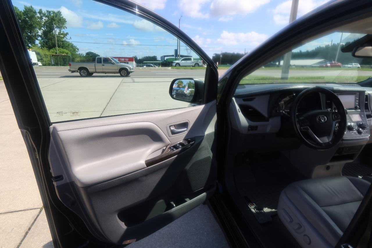 Toyota Sienna Limited Premium AWD 7-Passenger (Natl) 2018