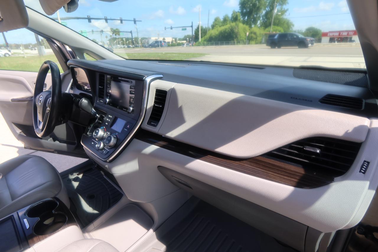 Toyota Sienna Limited Premium AWD 7-Passenger (Natl) 2018