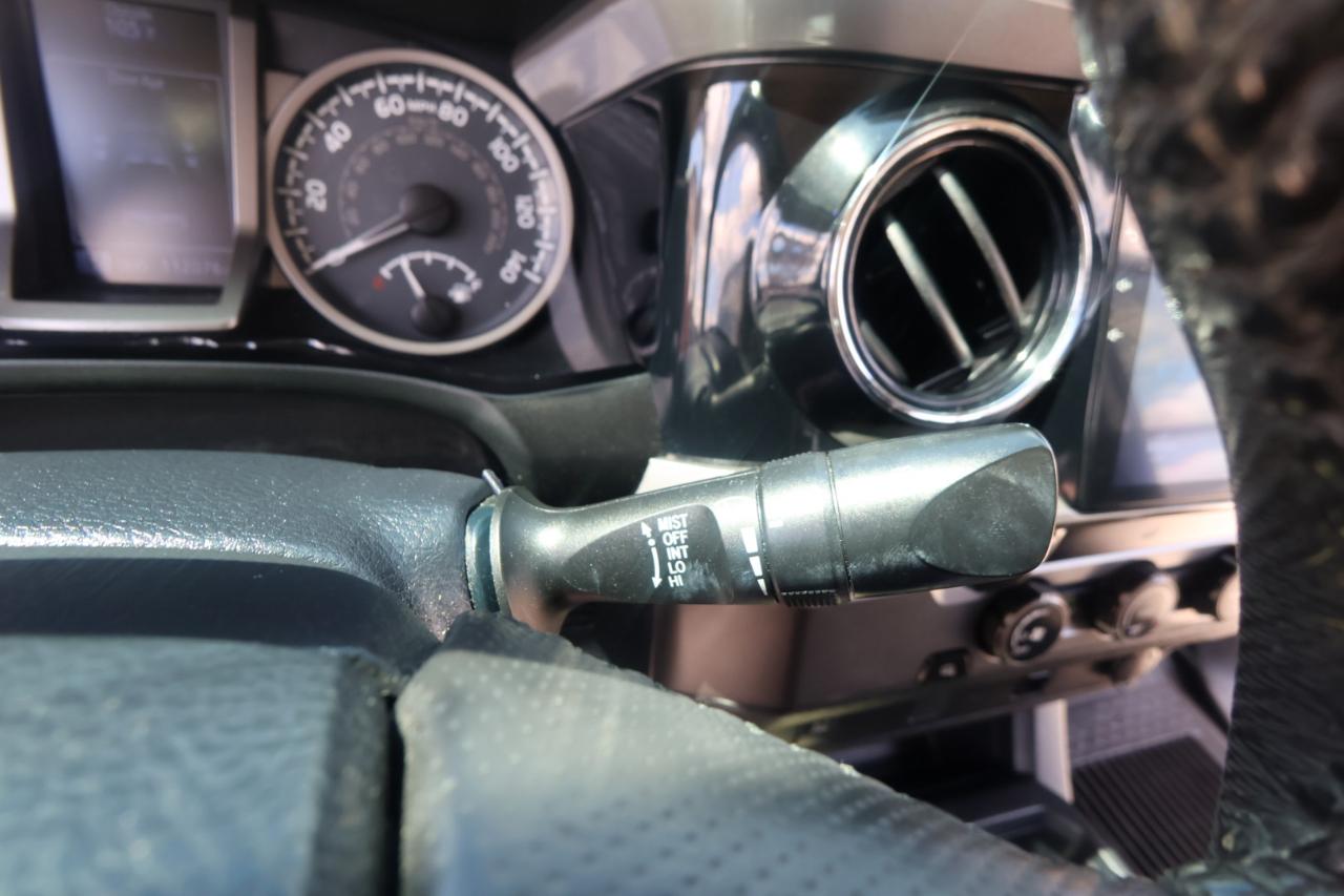 Toyota Tacoma 2WD SR5 Double Cab 5' Bed I4 AT (Natl) 2019