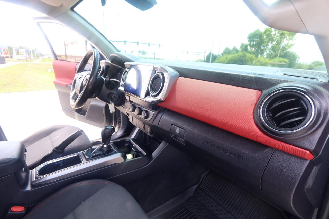 Toyota Tacoma 2WD SR5 Double Cab 5' Bed I4 AT (Natl) 2019