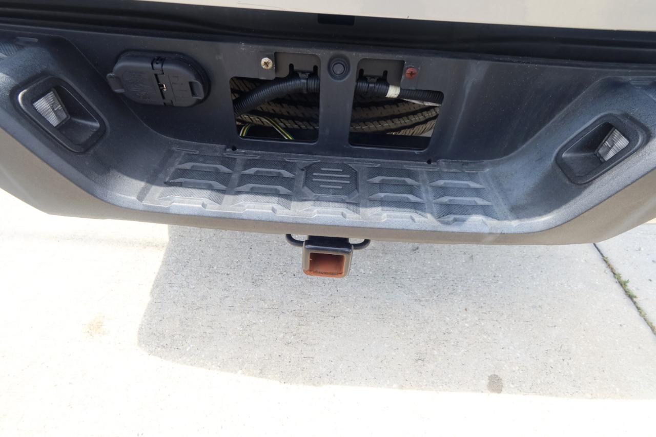 Toyota Tacoma 2WD SR5 Double Cab 5' Bed I4 AT (Natl) 2019