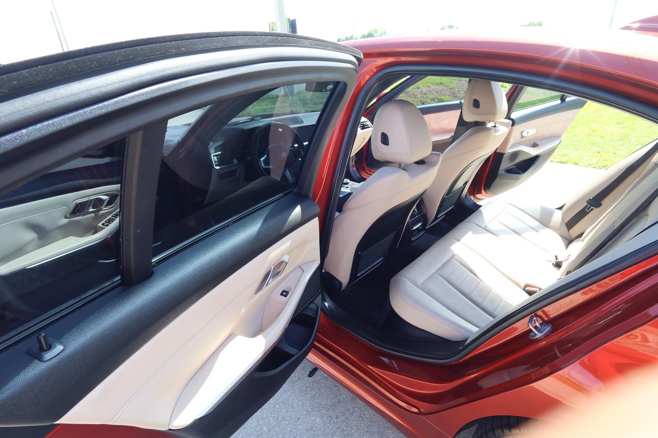 BMW 3 Series 330i Sedan 2019
