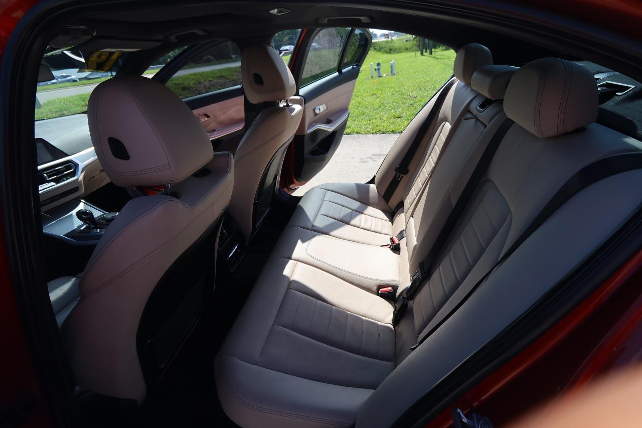 BMW 3 Series 330i Sedan 2019
