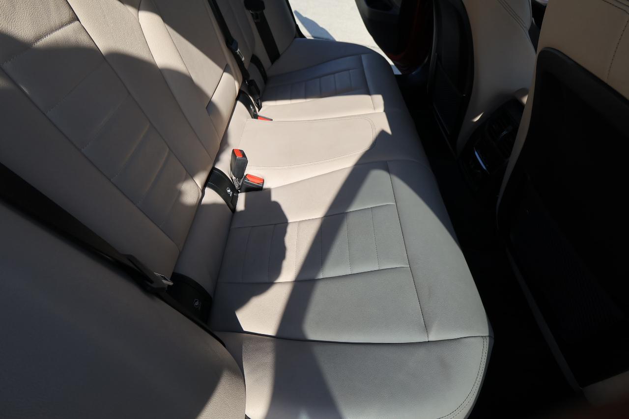 BMW 3 Series 330i Sedan 2019