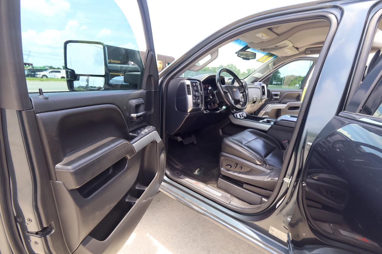 Chevrolet Silverado 1500 4WD Crew Cab 143.5" LTZ w/2LZ 2018