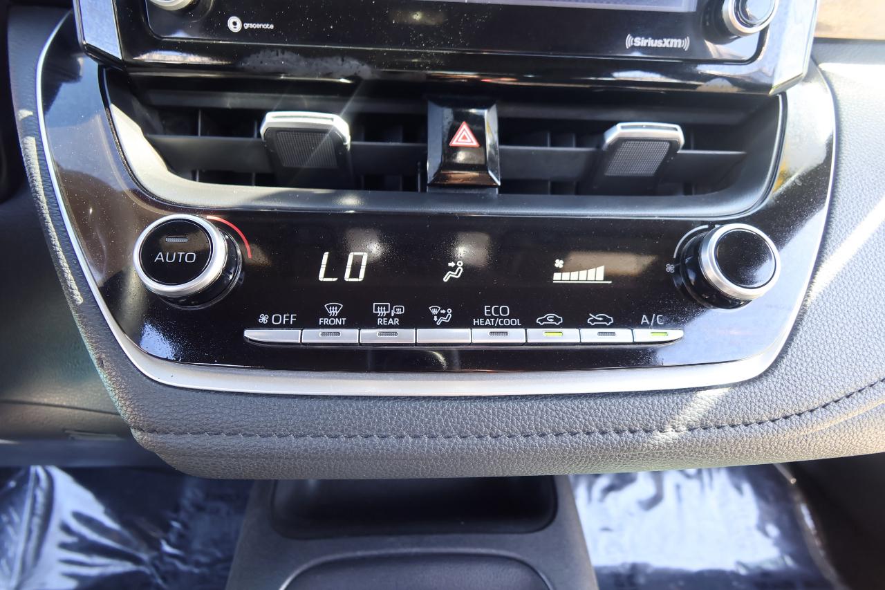 Toyota Corolla SE Nightshade CVT (Natl) 2022