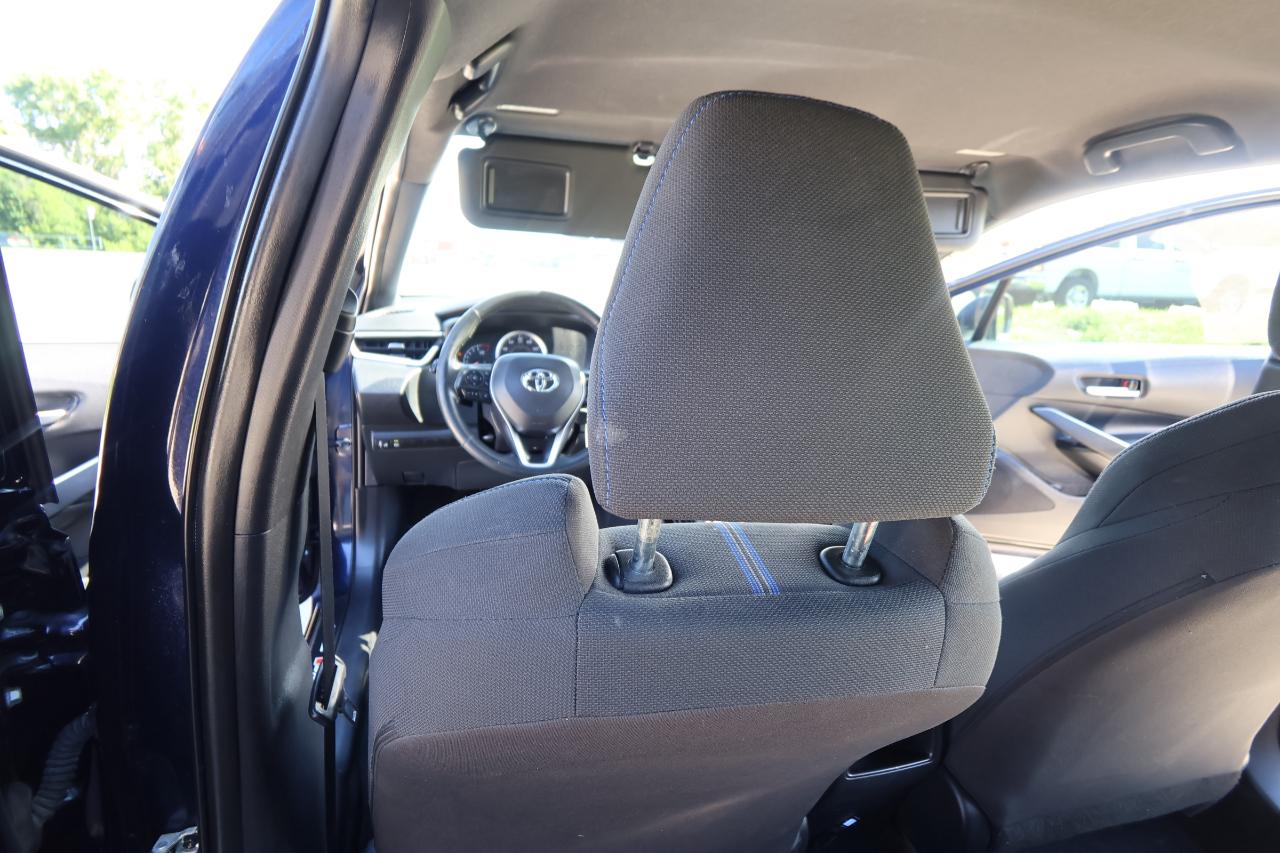 Toyota Corolla SE Nightshade CVT (Natl) 2022