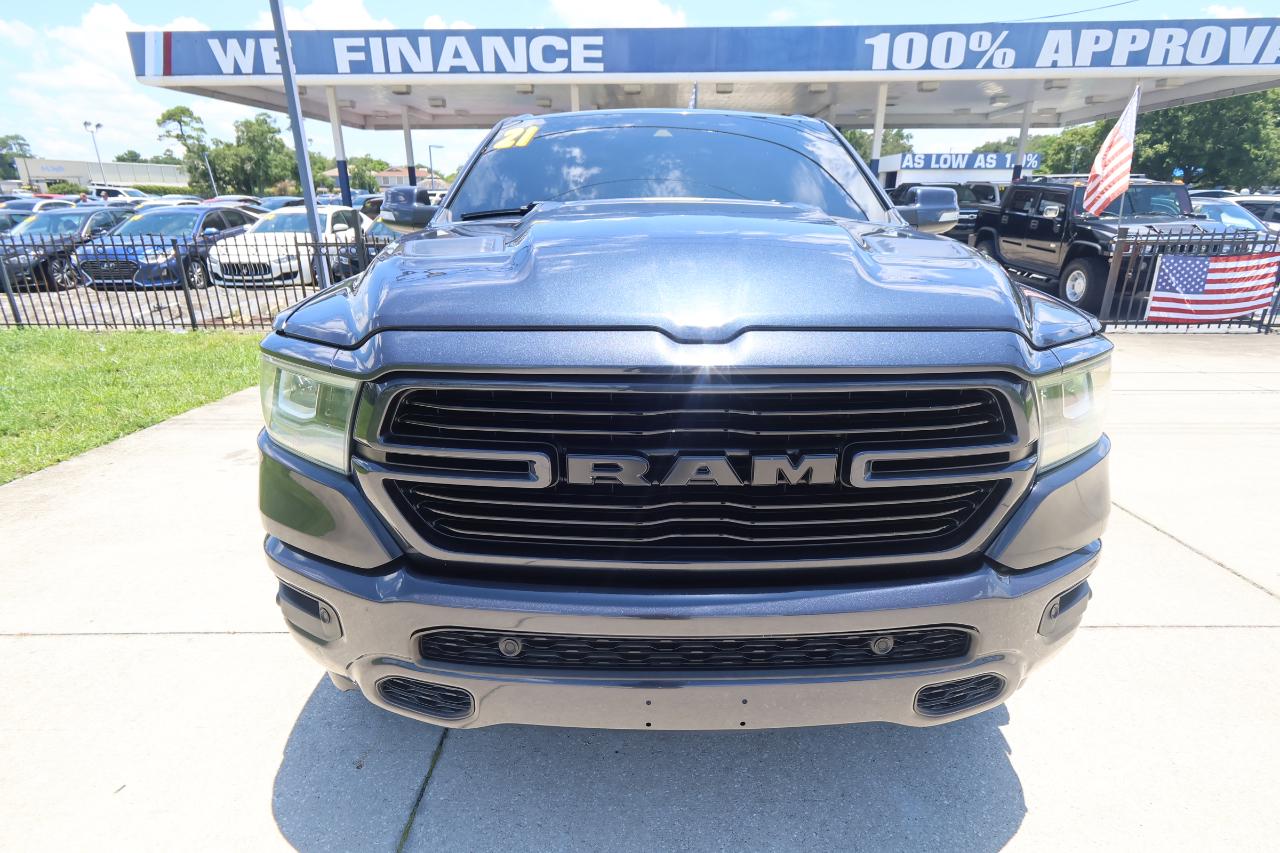 RAM 1500 Laramie 4x4 Crew Cab 5'7" Box 2021