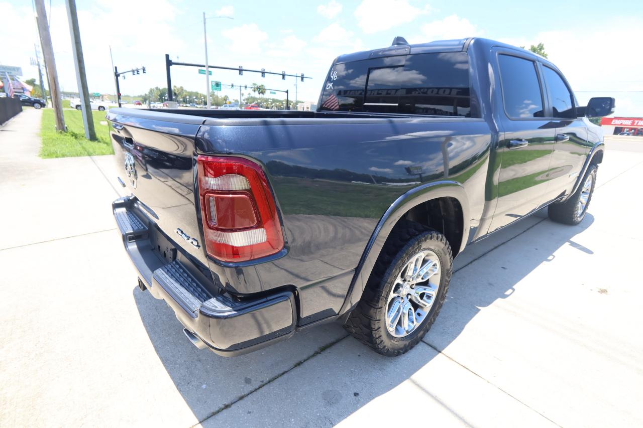RAM 1500 Laramie 4x4 Crew Cab 5'7" Box 2021