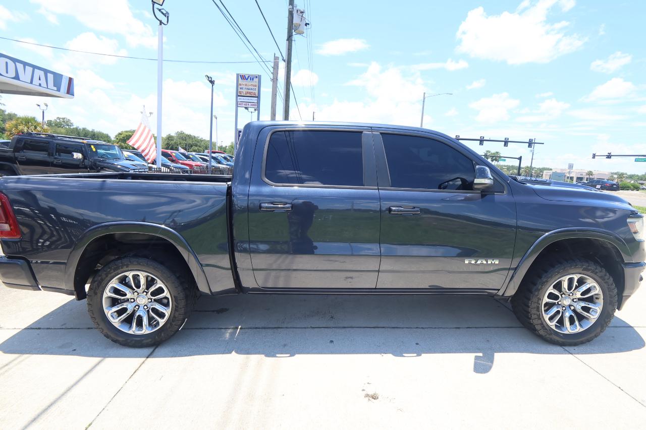RAM 1500 Laramie 4x4 Crew Cab 5'7" Box 2021