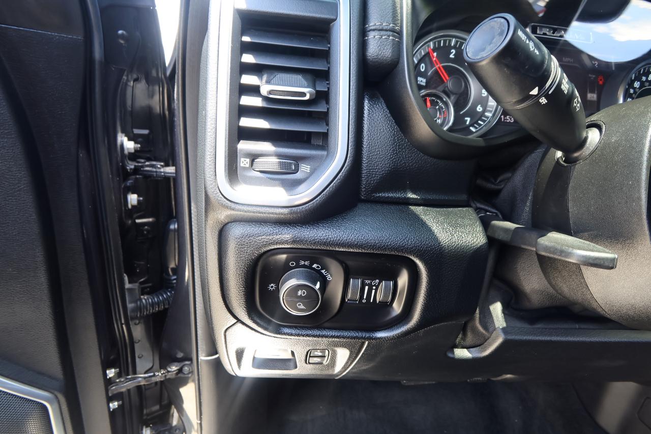 RAM 1500 Laramie 4x4 Crew Cab 5'7" Box 2021