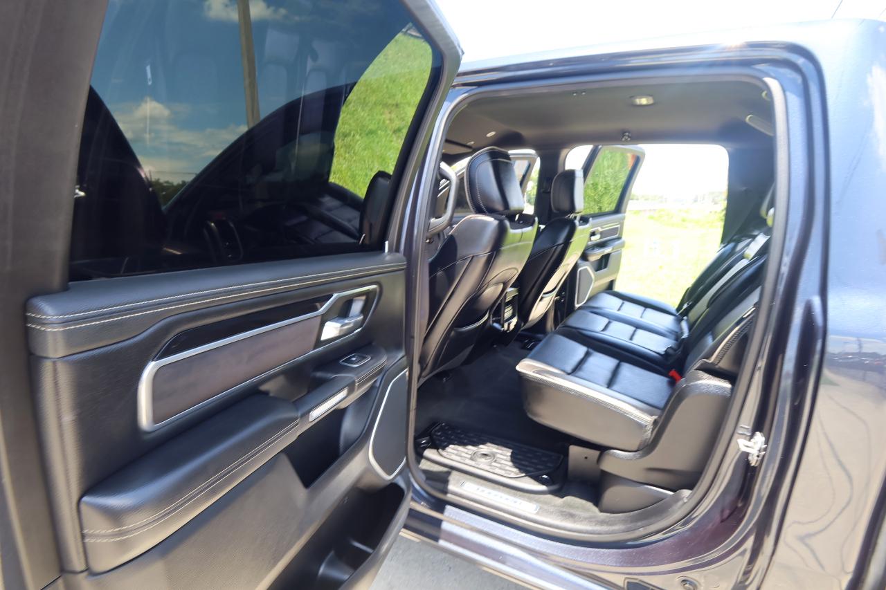 RAM 1500 Laramie 4x4 Crew Cab 5'7" Box 2021