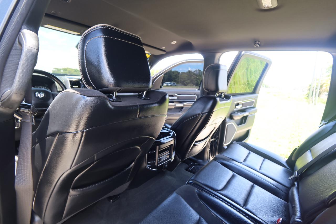 RAM 1500 Laramie 4x4 Crew Cab 5'7" Box 2021