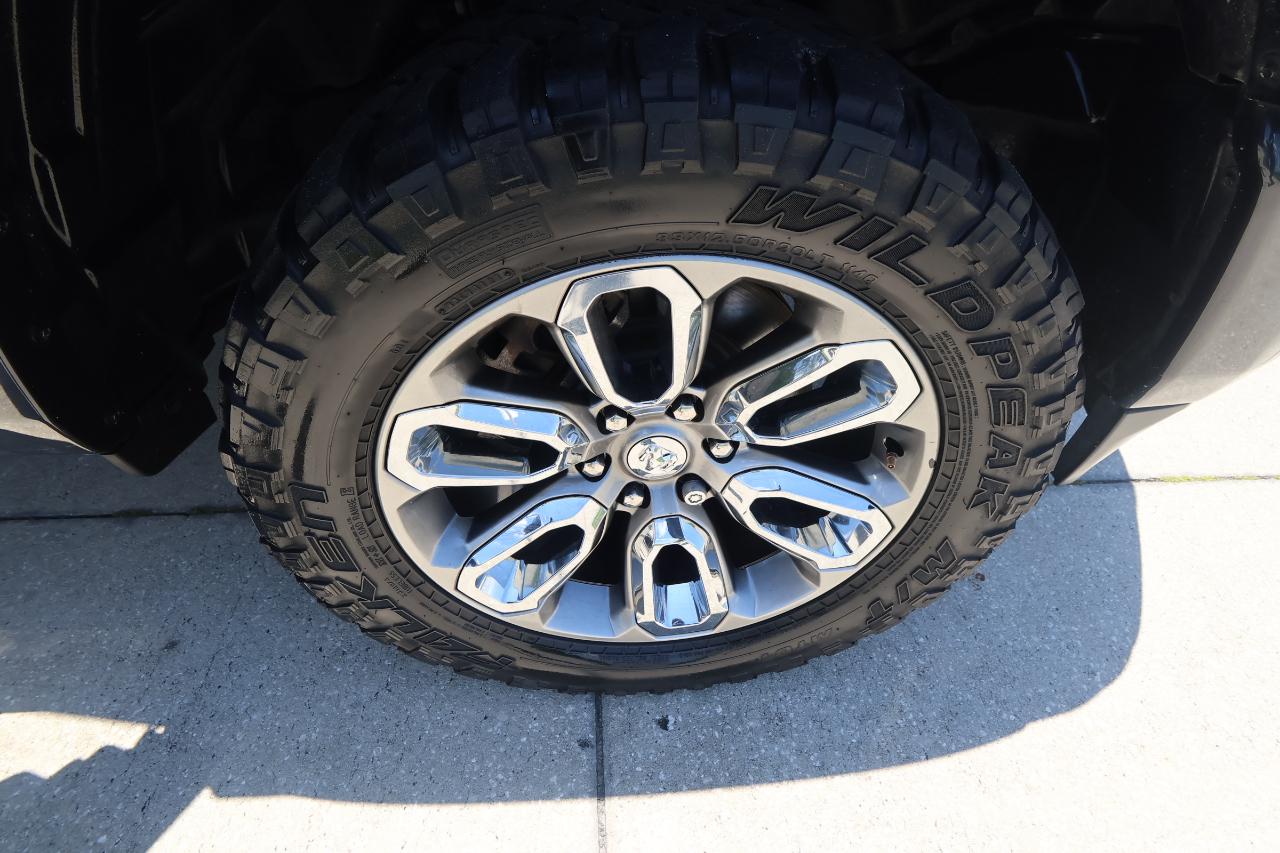 RAM 1500 Laramie 4x4 Crew Cab 5'7" Box 2021