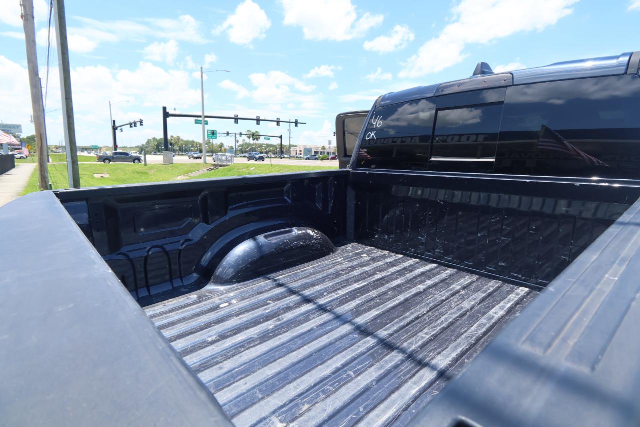 RAM 1500 Laramie 4x4 Crew Cab 5'7" Box 2021