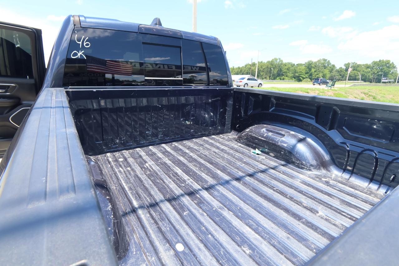 RAM 1500 Laramie 4x4 Crew Cab 5'7" Box 2021