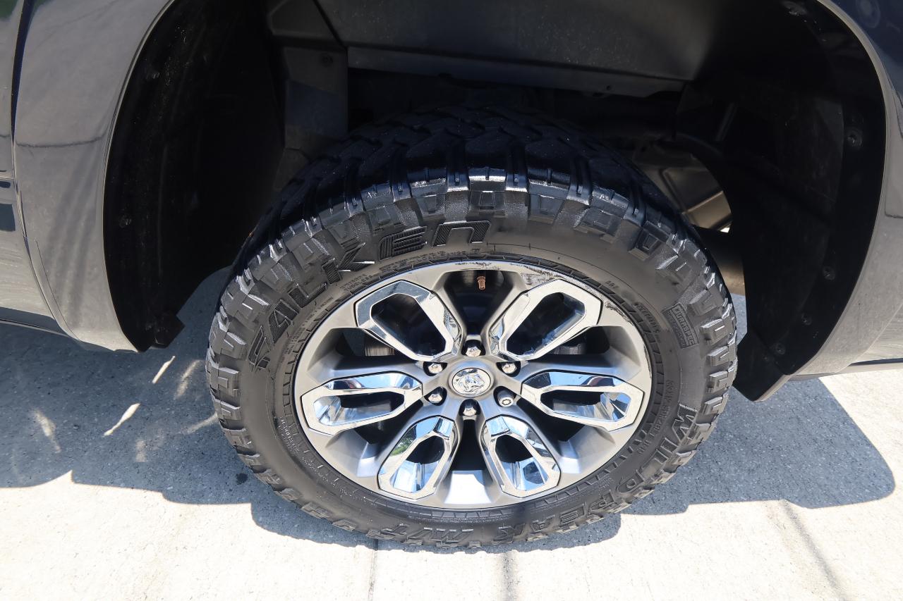 RAM 1500 Laramie 4x4 Crew Cab 5'7" Box 2021