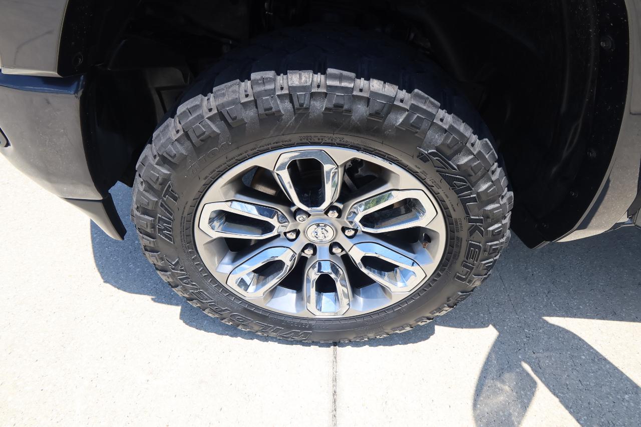 RAM 1500 Laramie 4x4 Crew Cab 5'7" Box 2021