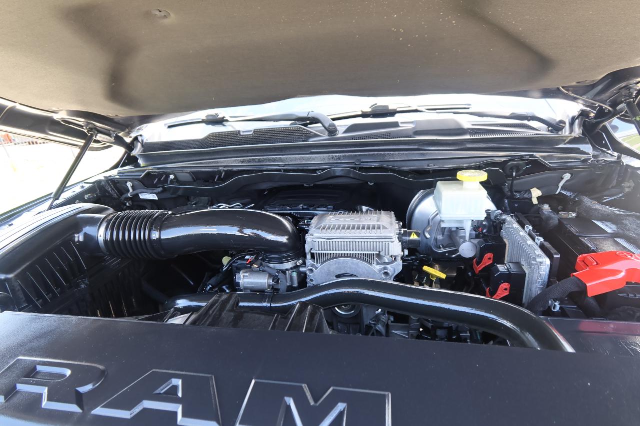 RAM 1500 Laramie 4x4 Crew Cab 5'7" Box 2021