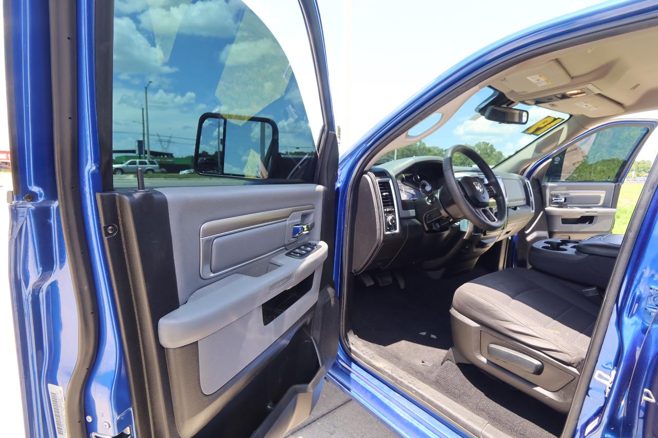 RAM 1500 Classic Warlock 4x2 Quad Cab 6'4" Box 2019