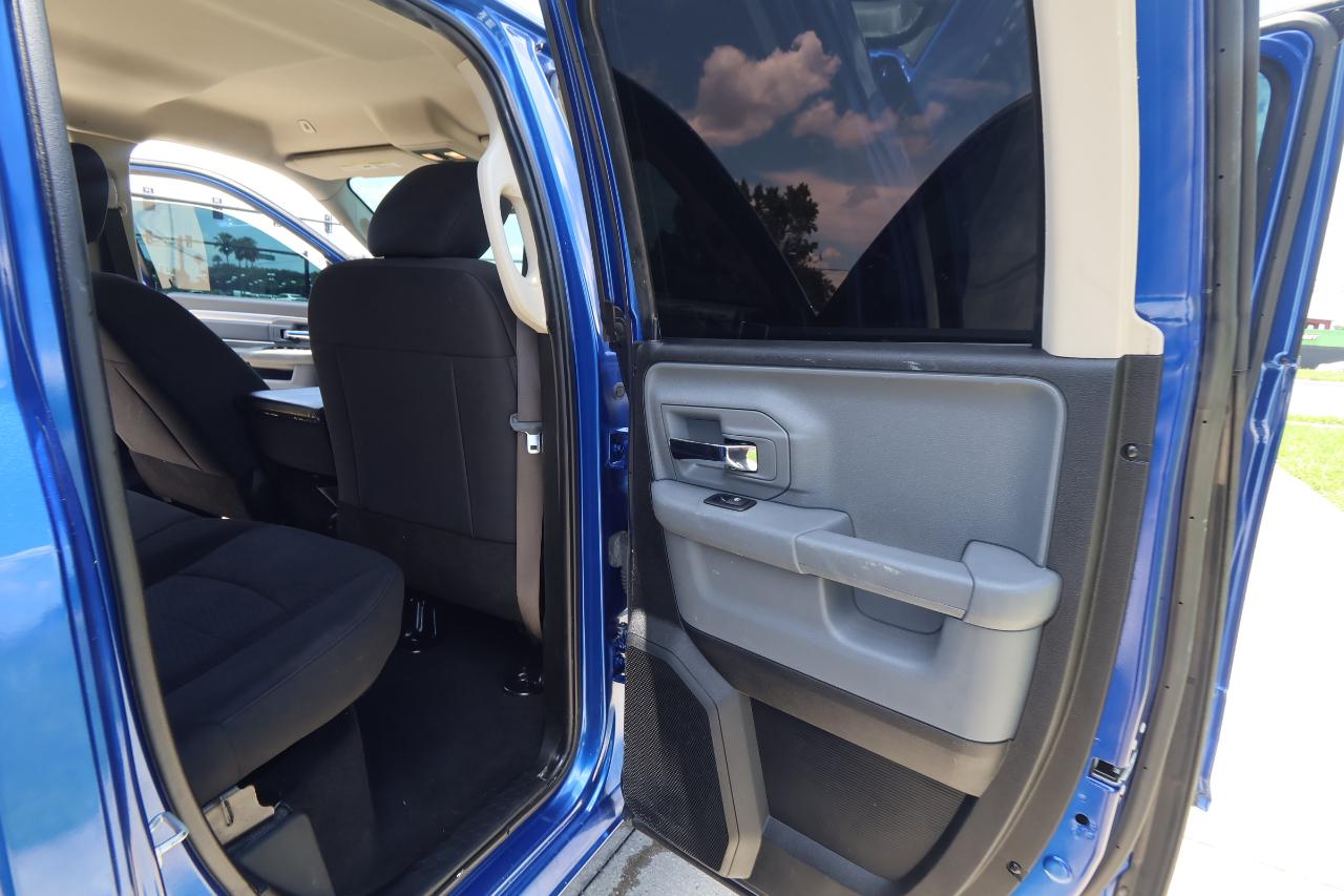 RAM 1500 Classic Warlock 4x2 Quad Cab 6'4" Box 2019