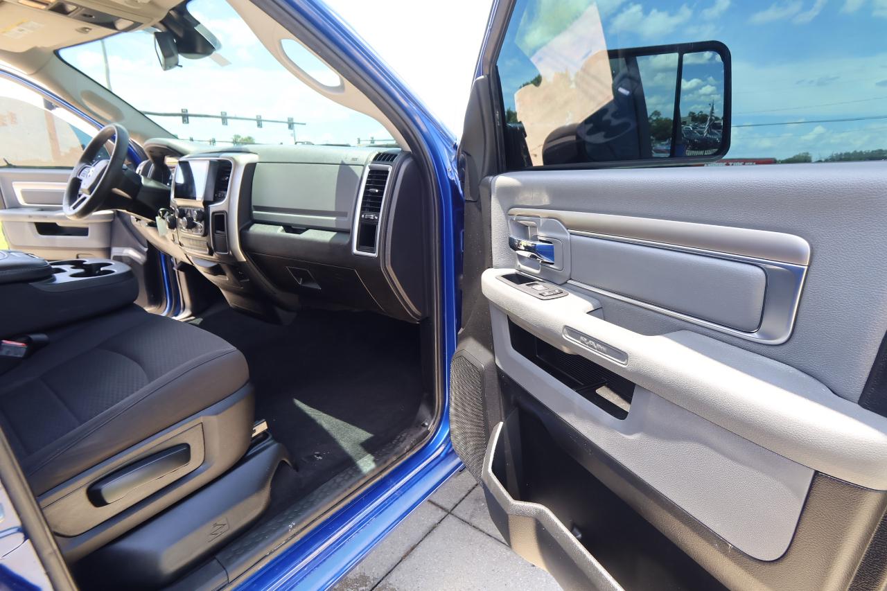 RAM 1500 Classic Warlock 4x2 Quad Cab 6'4" Box 2019