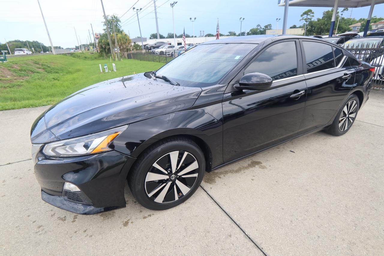 Nissan Altima 2.5 SV Sedan 2021