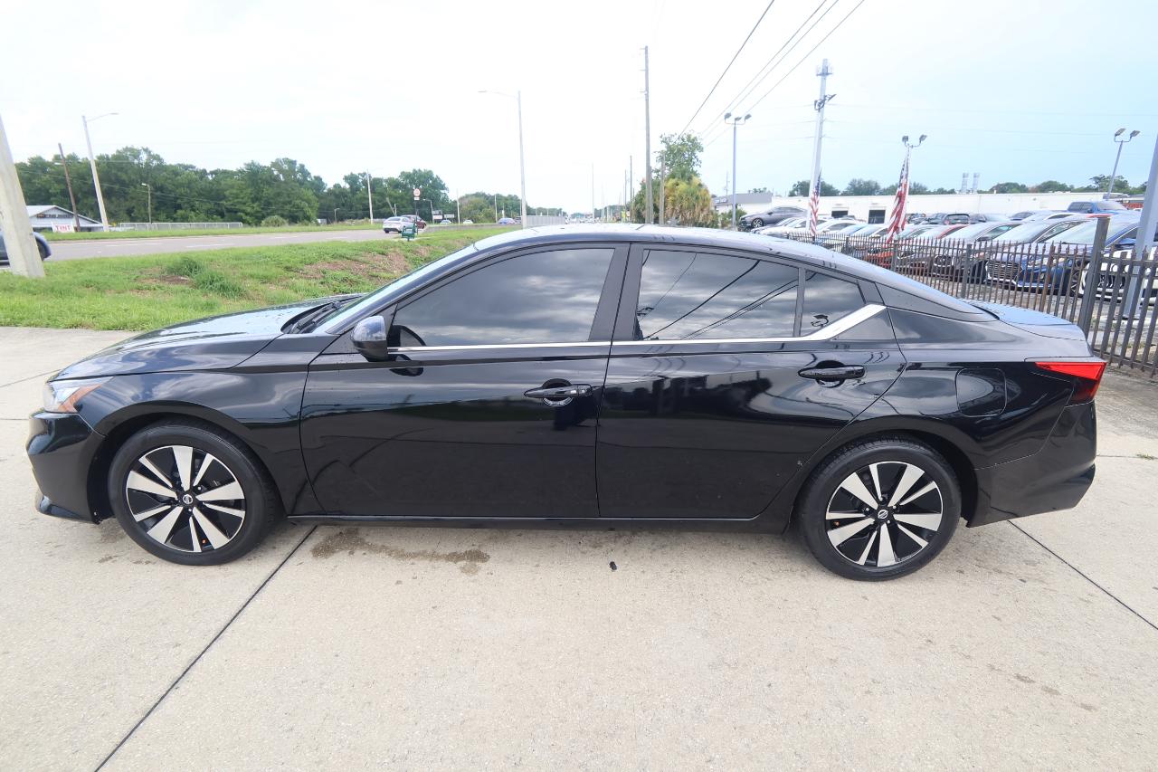 Nissan Altima 2.5 SV Sedan 2021