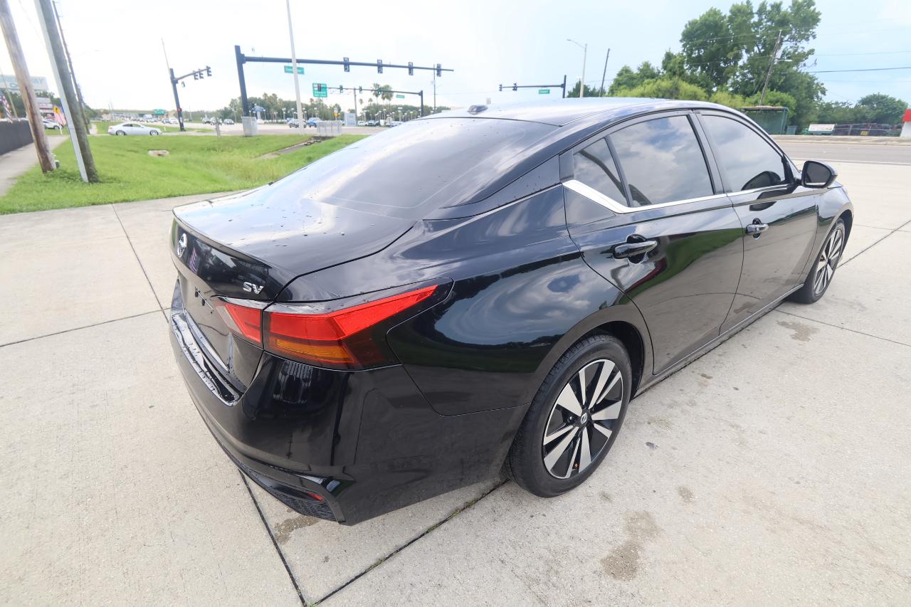 Nissan Altima 2.5 SV Sedan 2021