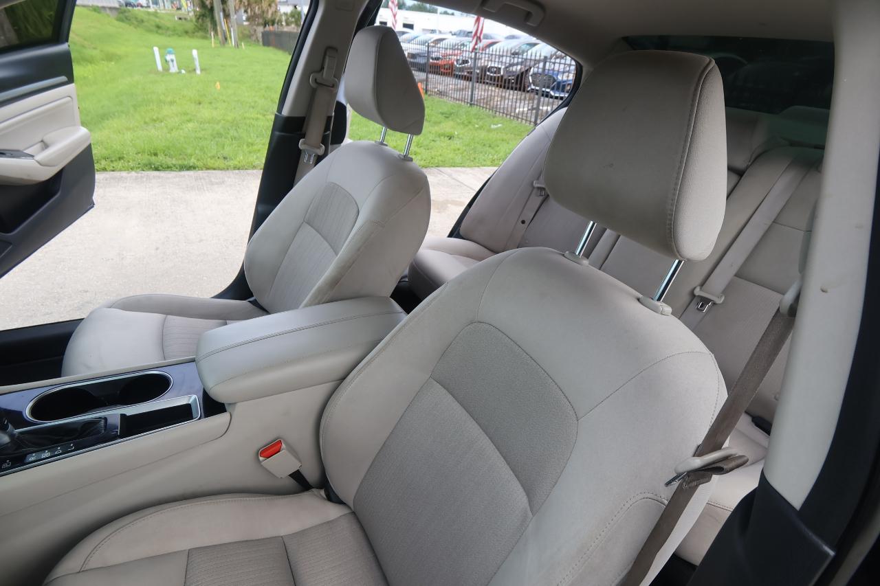 Nissan Altima 2.5 SV Sedan 2021
