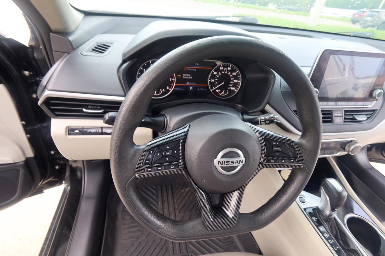 Nissan Altima 2.5 SV Sedan 2021