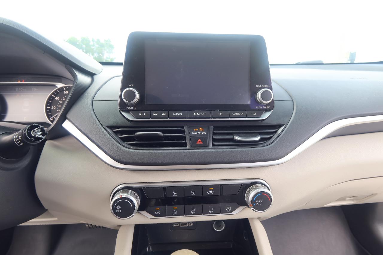 Nissan Altima 2.5 SV Sedan 2021