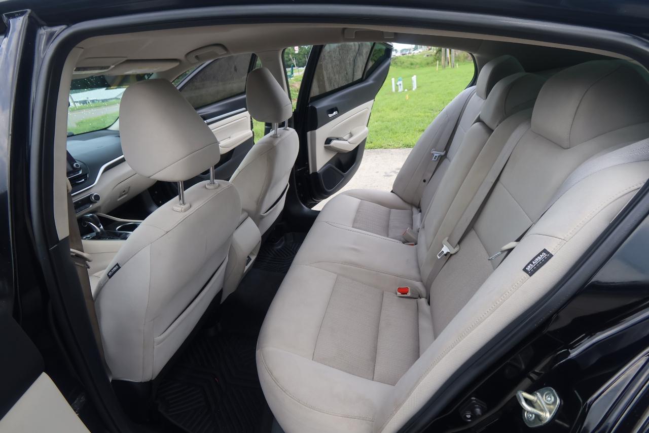 Nissan Altima 2.5 SV Sedan 2021