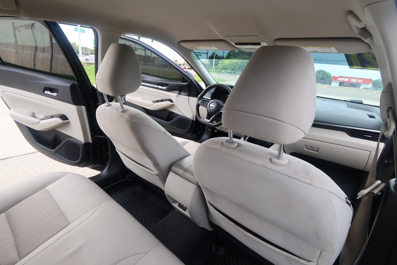 Nissan Altima 2.5 SV Sedan 2021