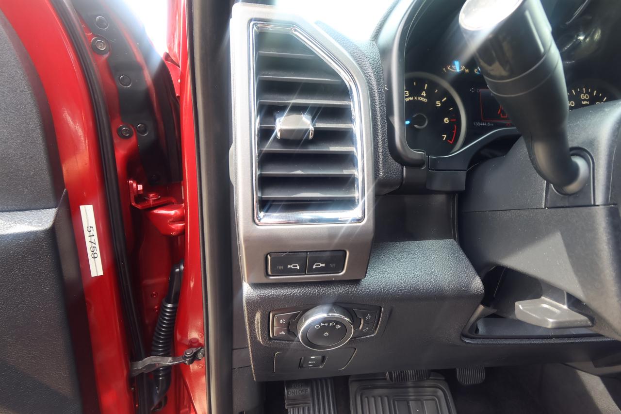 Ford F-150 2WD SuperCrew 145" XLT 2015