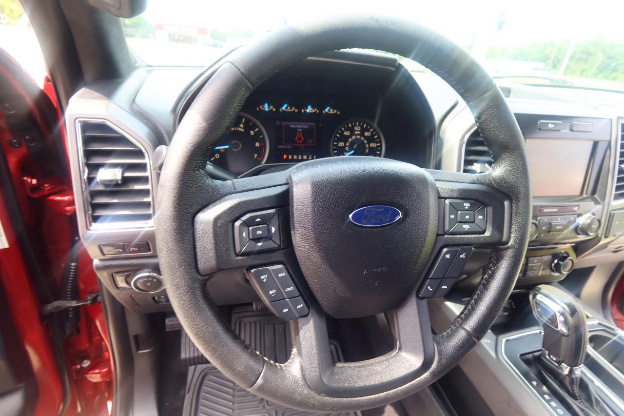 Ford F-150 2WD SuperCrew 145" XLT 2015