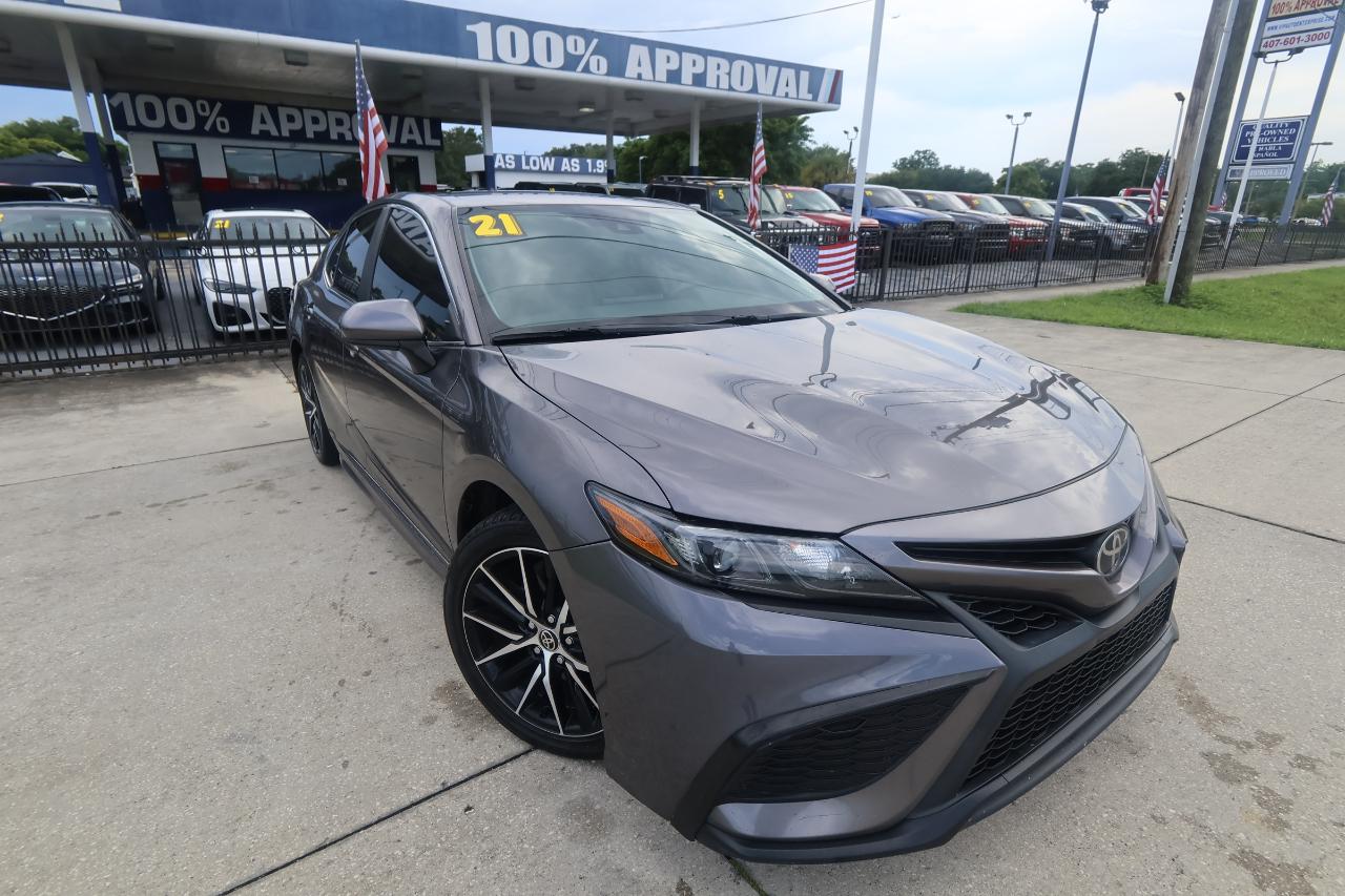 Toyota Camry SE Auto (Natl) 2021